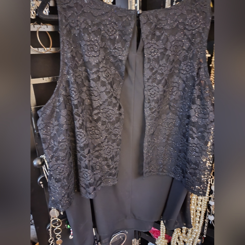 Black Sleeveless Lace Shell size 22